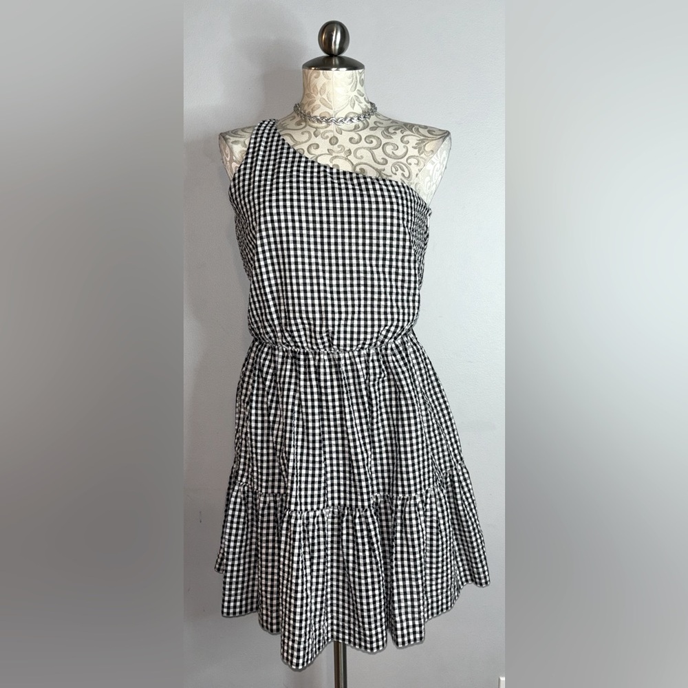 Vineyard Vines black white checkered one shoulder dress Size 6.   #H